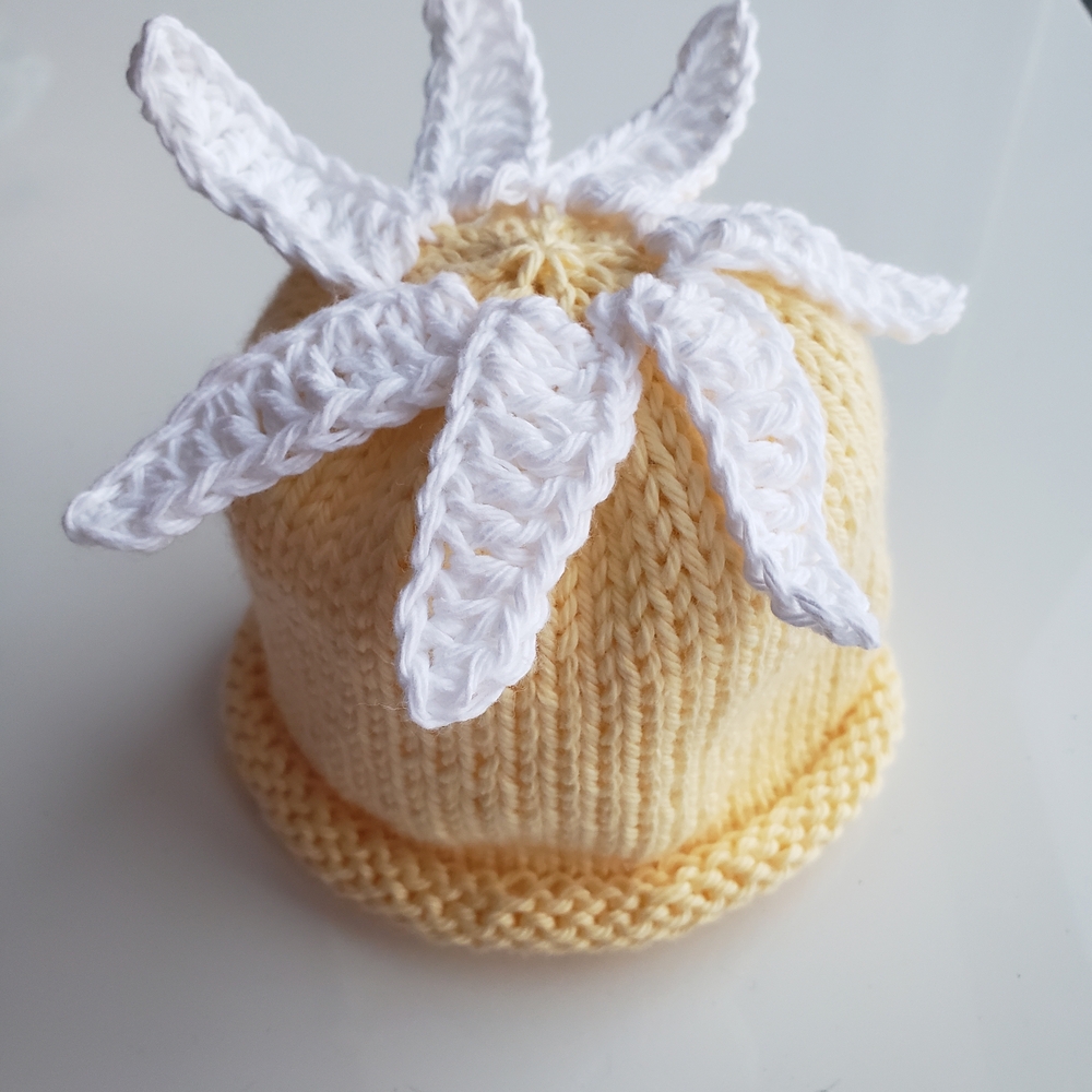 Charming Yellow and White Kids Knitted Hat